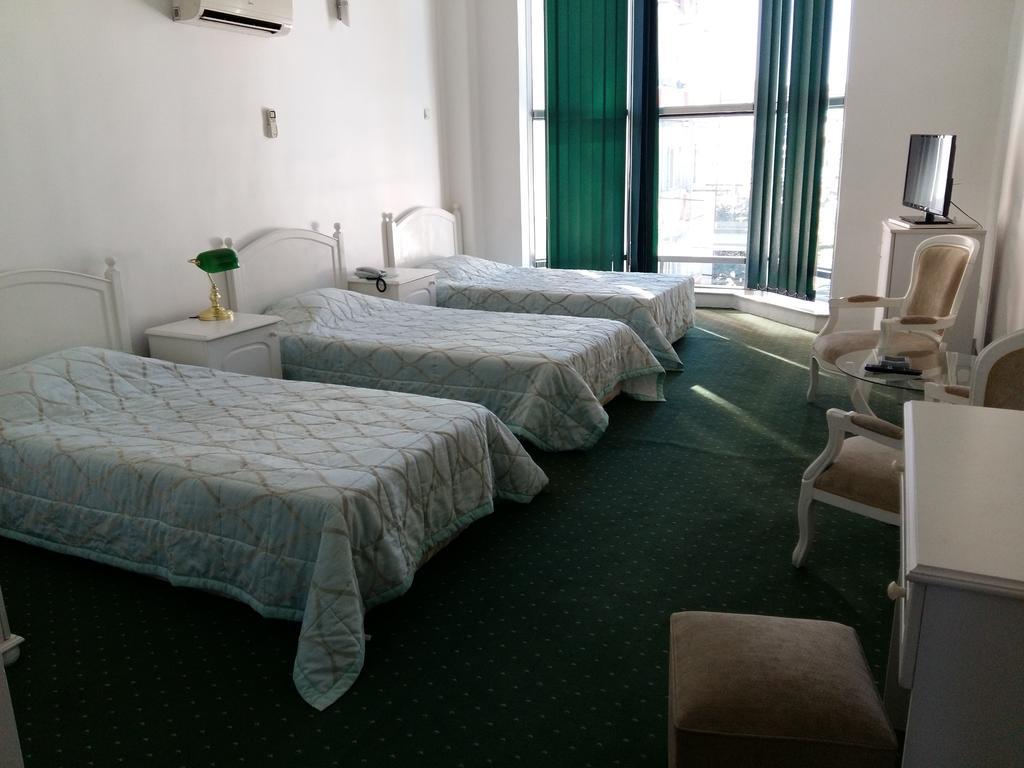 Hotel Alik Batumi Zimmer foto